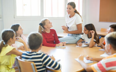 Play & Learn/ Jocs en anglès per a infants